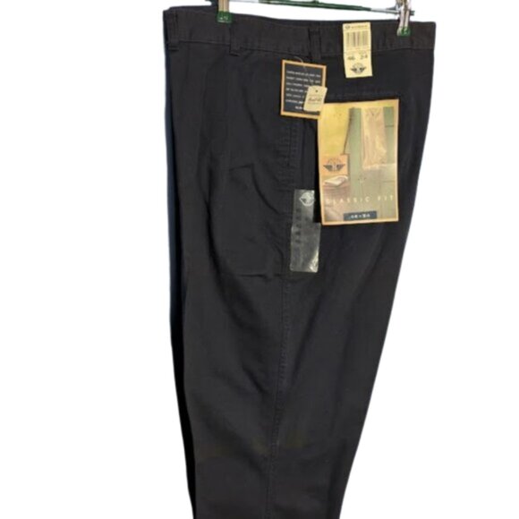 DOCKERS Classic Fit Strait Leg Pleated Navy Blue Size 46-34 NWT - Picture 1 of 3